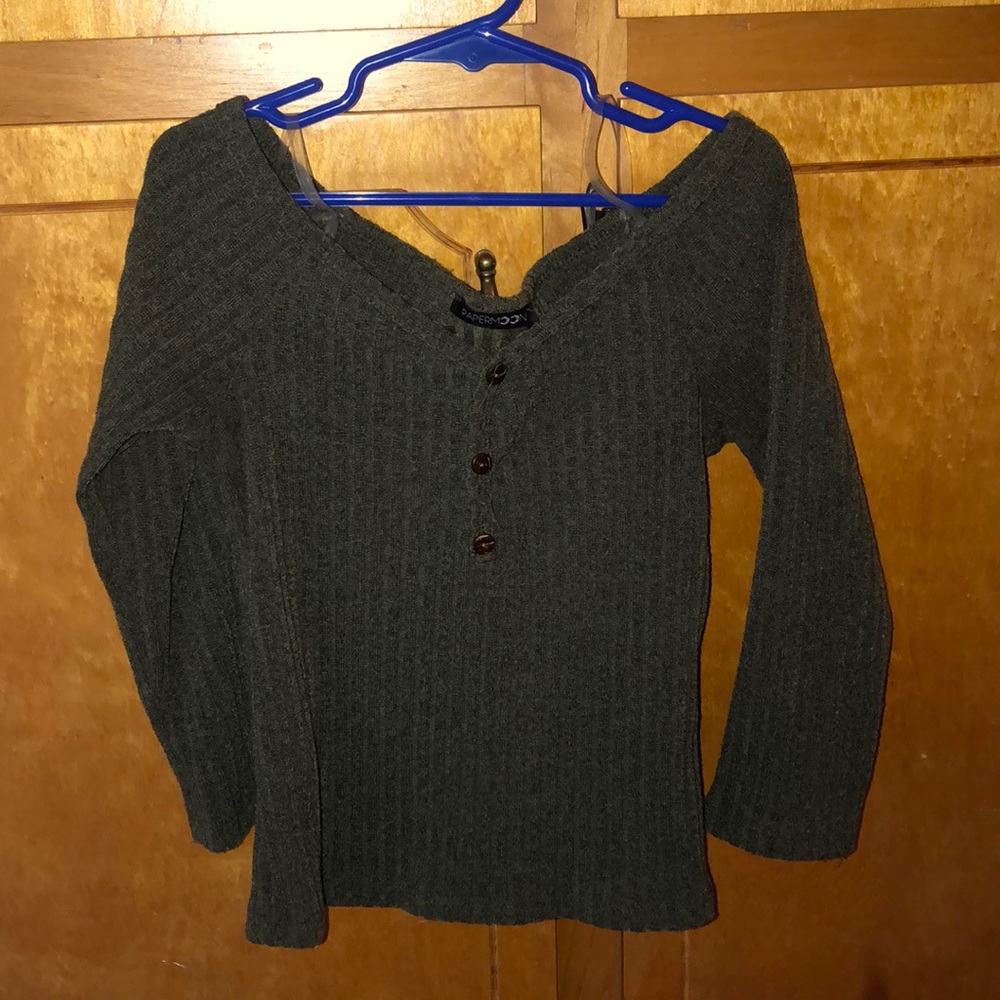 Pretty olive green top